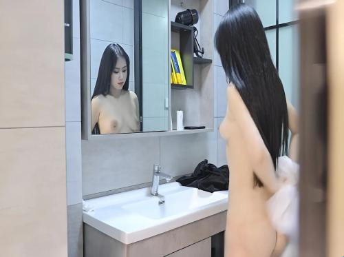 孤独な少女を頂上に到達させるのを手伝ってください