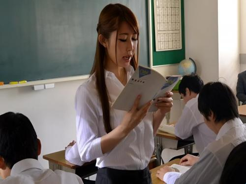 Panggagahasa sa Babaeng Guro na si Azumi Kinoshita