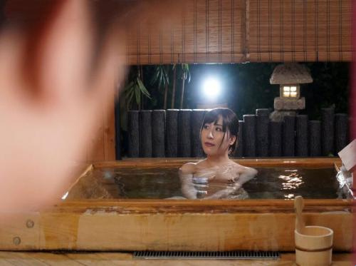 泡溫泉時操婆婆